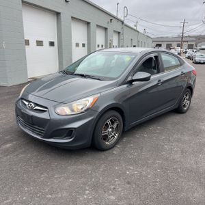 HYUNDAI ACCENT GLS - 1