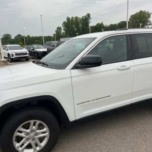 2023 JEEP GRAND CHEROKEE LAREDO 照片 2