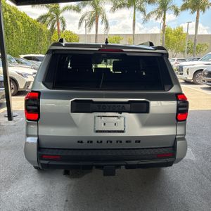 صورة 7 لـ 2025 Toyota 4RUNNER SR5