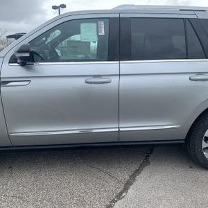 LINCOLN NAVIGATOR RESERVE - 4