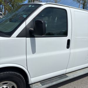 CHEVROLET EXPRESS 2500 - 2