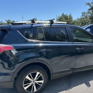 صورة 9 لـ 2018 Toyota RAV4 XLE