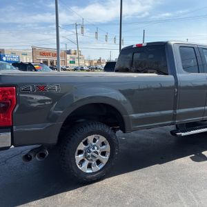 FORD F-350 SUPER DUTY LARIAT - 9