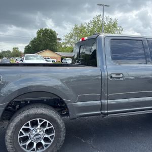 FORD F-250 SUPER DUTY LARIAT - 9