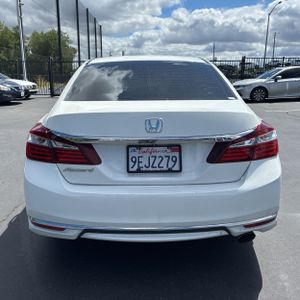 HONDA ACCORD LX - 7
