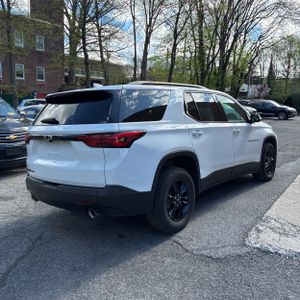 CHEVROLET TRAVERSE LS - 8