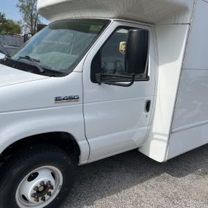 FORD E-450 CUTAWAY - 2