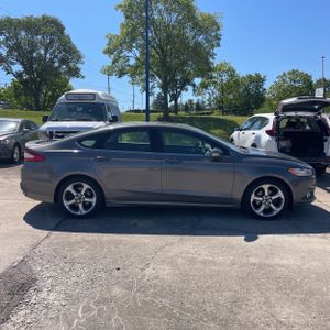 FORD FUSION SE - 10
