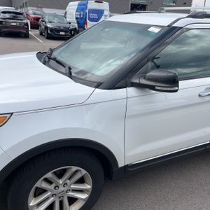 FORD EXPLORER XLT - 2