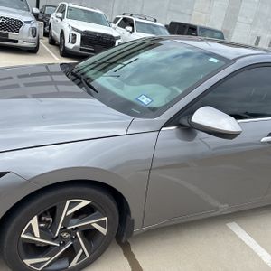 HYUNDAI ELANTRA SEL - 2