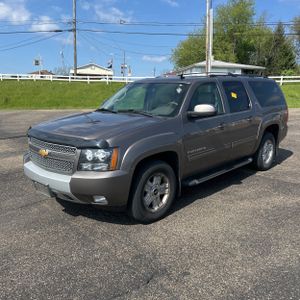 CHEVROLET SUBURBAN LT - 1
