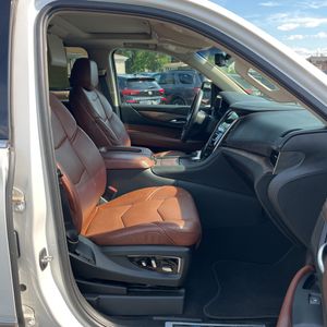 صورة 32 لـ 2019 Cadillac ESCALADE LUXURY