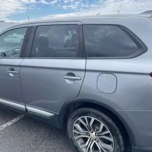 MITSUBISHI OUTLANDER SE - 6