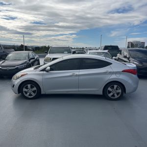 HYUNDAI ELANTRA GLS - 3