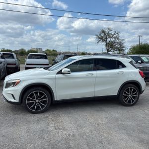 MERCEDES-BENZ GLA - 3