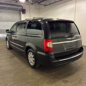 CHRYSLER TOWN & COUNTRY TOURING L - 5