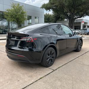 TESLA MODEL Y LONG RANGE - 8
