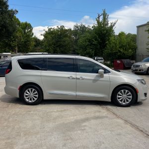 صورة 10 لـ 2017 Chrysler PACIFICA TOURING-L