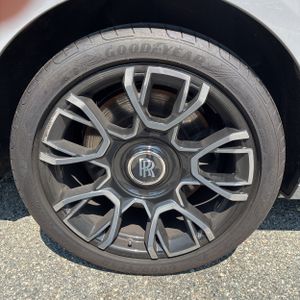 2023 ROLLS-ROYCE GHOST BLACK BADGE — миниатюра 19