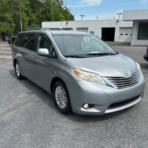 2012 Toyota SIENNA XLE 8-PASSENGER — миниатюра 12