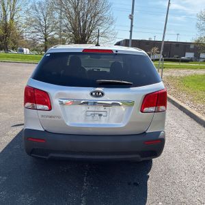 KIA SORENTO BASE - 7