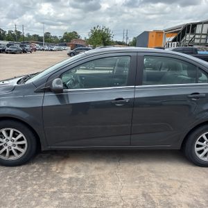 CHEVROLET SONIC LT AUTO - 4
