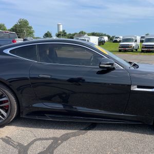 2016 Jaguar F-TYPE R — миниатюра 11