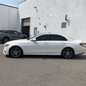 MERCEDES-BENZ E-CLASS - 3