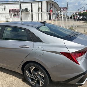 HYUNDAI ELANTRA SEL CONVENIENCE - 6