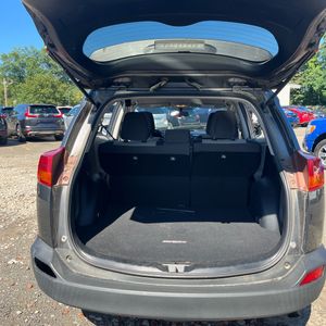2013 Toyota RAV4 LE 照片 42