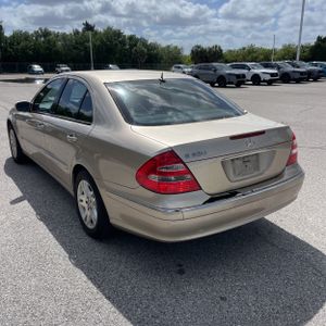 MERCEDES-BENZ E-CLASS - 5