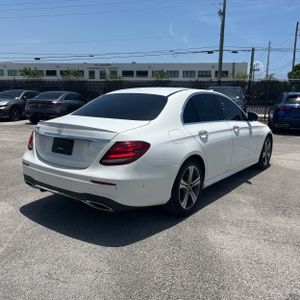 2017 Mercedes-BENZ E-CLASS — фото 8