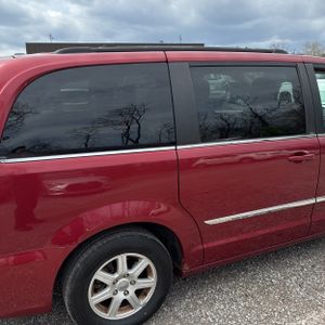 CHRYSLER TOWN & COUNTRY TOURING - 9