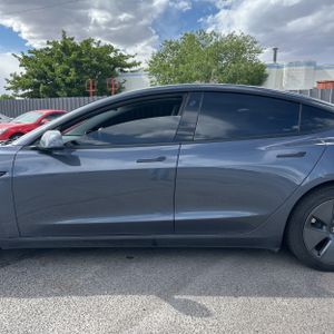 TESLA MODEL 3 BASE - 4