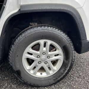 2023 JEEP GRAND CHEROKEE LAREDO 缩略图 18