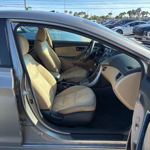 2013 Hyundai ELANTRA GLS — миниатюра 30