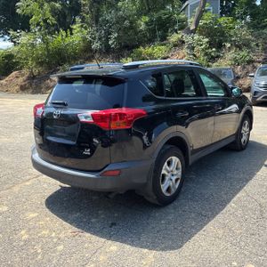 صورة 8 لـ 2014 Toyota RAV4 LE