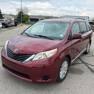 TOYOTA SIENNA - 1
