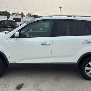 2013 KIA SORENTO LX photo 4