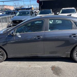 KIA FORTE GT-LINE - 3