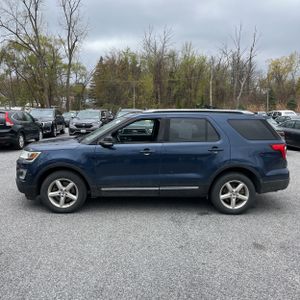 FORD EXPLORER XLT - 3