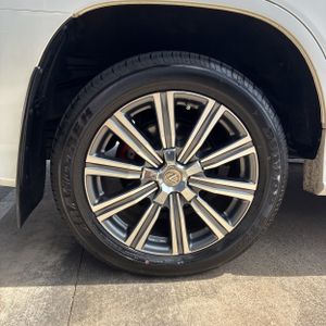 صورة مصغرة 19 لـ 2017 Lexus LX 570 BASE