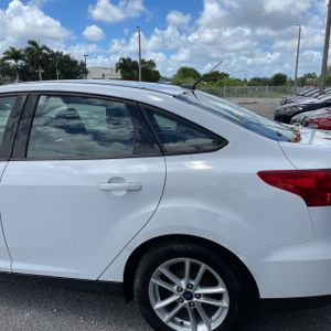 FORD FOCUS SE - 6