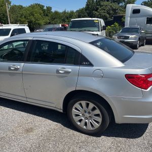 2011 Chrysler 200 LX 照片 6