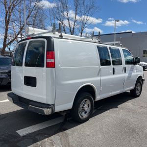 CHEVROLET EXPRESS 2500 - 8