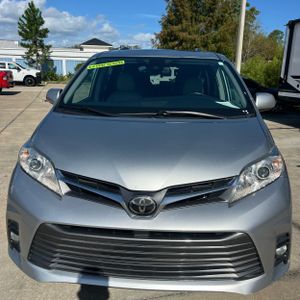 2020 Toyota SIENNA XLE 8-PASSENGER 照片 15