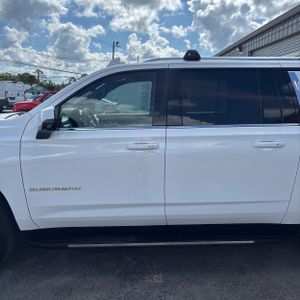 CHEVROLET SUBURBAN LT - 4