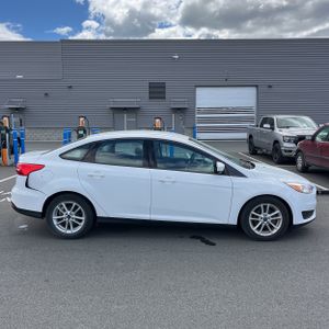 FORD FOCUS SE - 10
