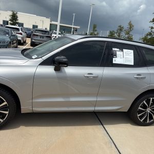 صورة 4 لـ 2024 Volvo XC60 B5 PLUS DARK THEME