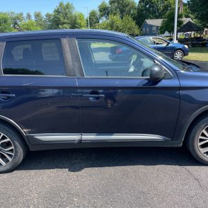 2018 Mitsubishi OUTLANDER ES 缩略图 11